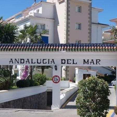 The Terrace Of Puerto Banus Beach Marbella Bagian luar foto
