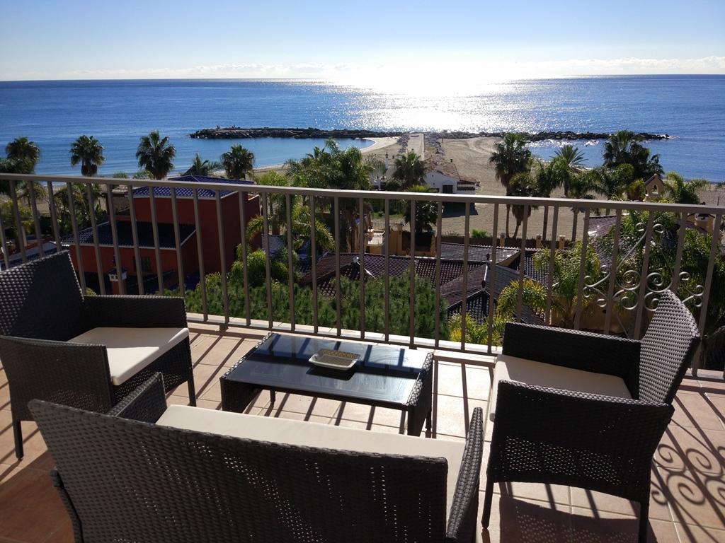The Terrace Of Puerto Banus Beach Marbella Bagian luar foto