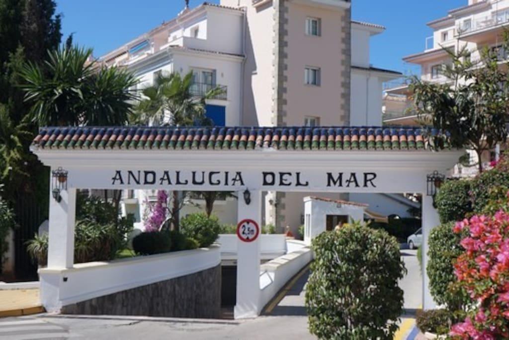 The Terrace Of Puerto Banus Beach Marbella Bagian luar foto