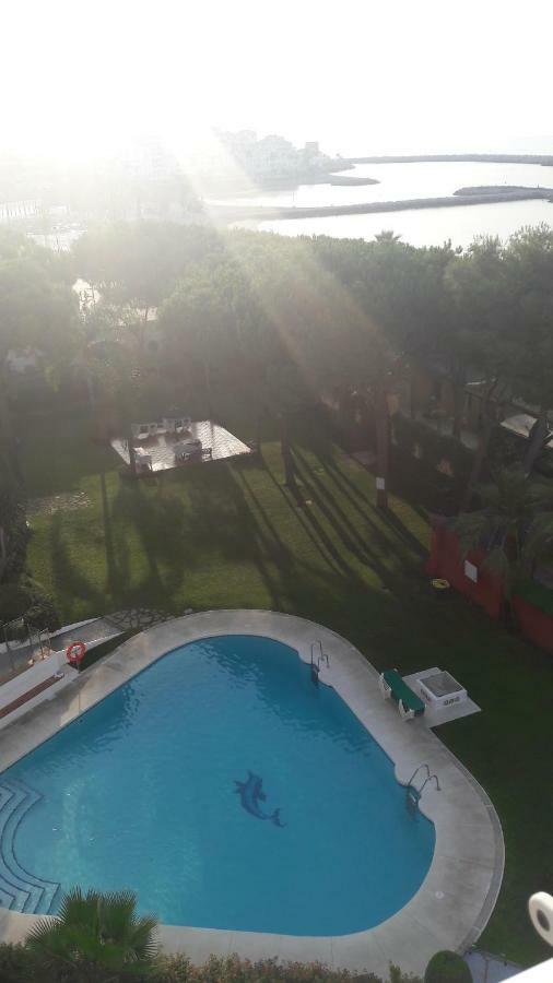 The Terrace Of Puerto Banus Beach Marbella Bagian luar foto